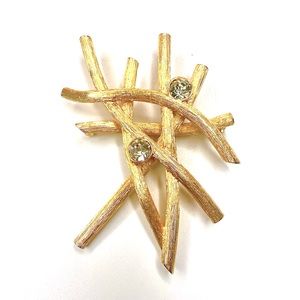 🌟JUST IN🌟 Large Modern Gold Toned Etched Vines with Two 8mm Rhinestones …